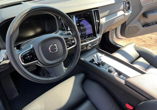 Volvo V60 cena 155000 przebieg: 101000, rok produkcji 2020 z Lublin małe 79